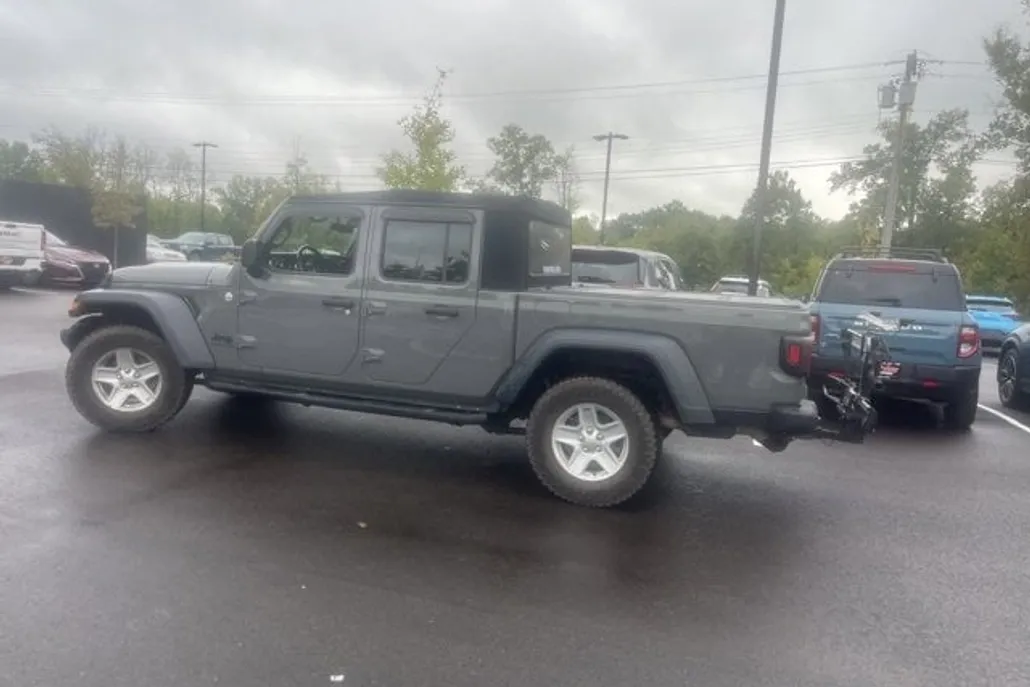 2020 Jeep Gladiator Sport S photo 1