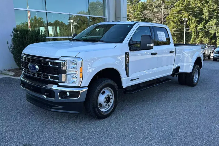 2024 Ford F-350 XLT photo 1