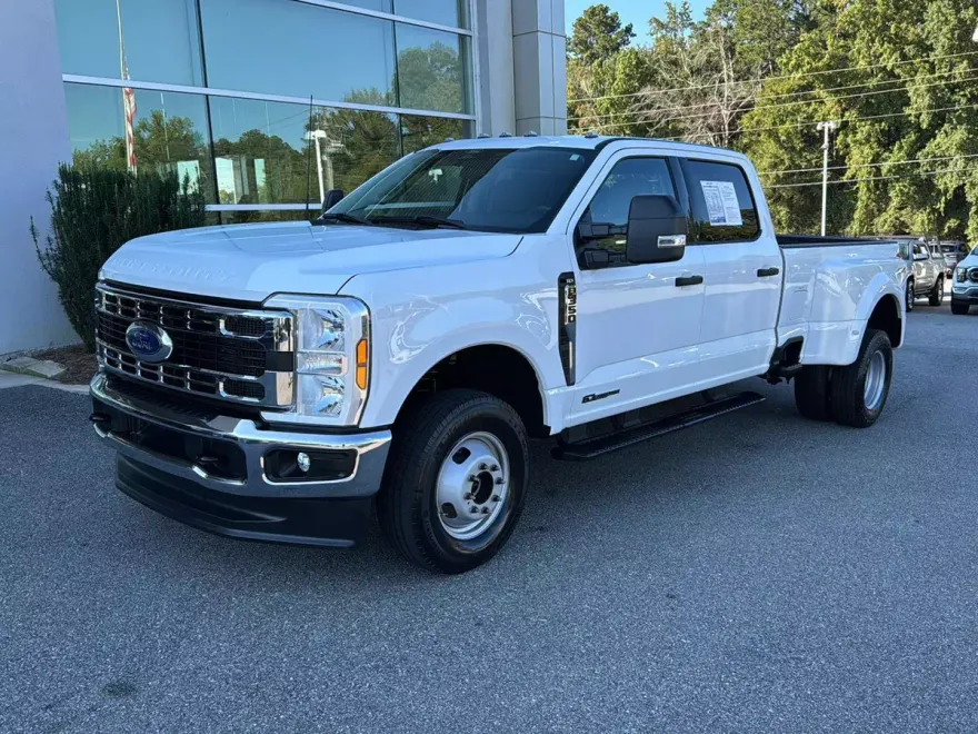 2024 Ford F-350 XLT photo 1