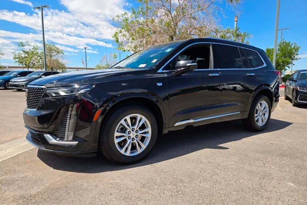 2021 Cadillac XT6 Luxury photo 1