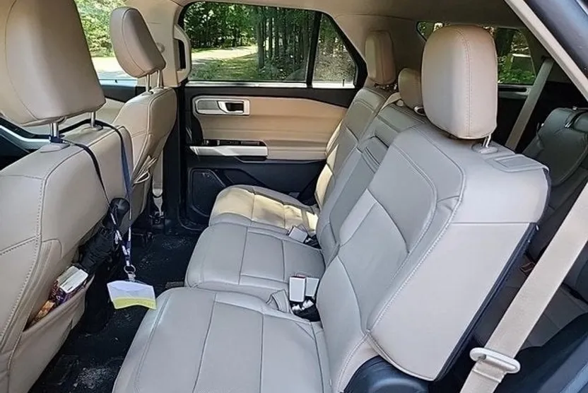 2022 Ford Explorer Limited photo 1