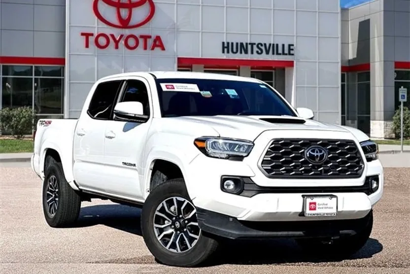2023 Toyota Tacoma TRD Sport V6 photo 1