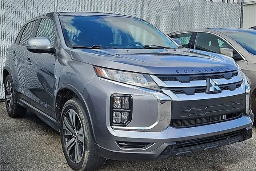 2021 Mitsubishi Outlander Sport SE photo 1