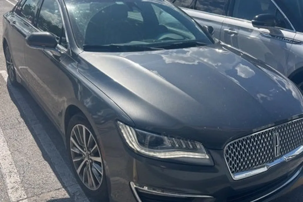 2019 Lincoln MKZ Reserve photo 1