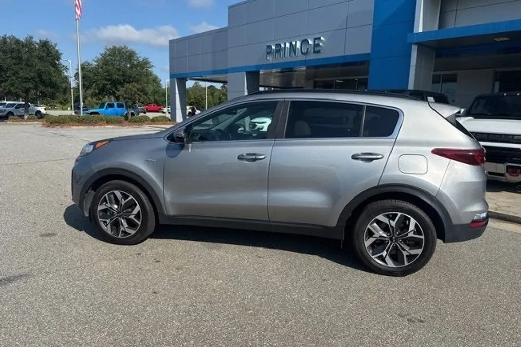 2022 Kia Sportage EX photo 1