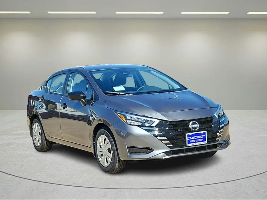 2025 Nissan Versa 1.6 S photo 1