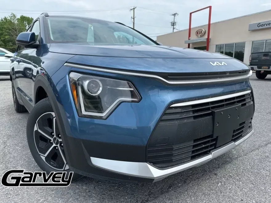 2025 Kia Niro EX photo 1