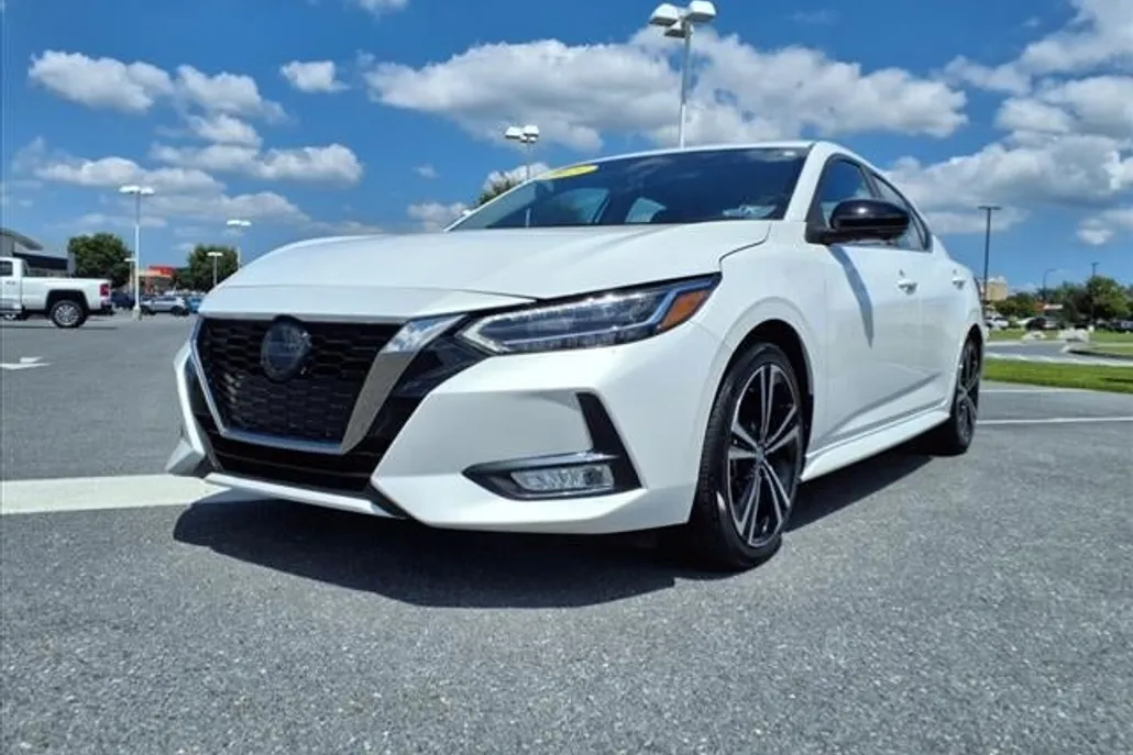2023 Nissan Sentra SR photo 1