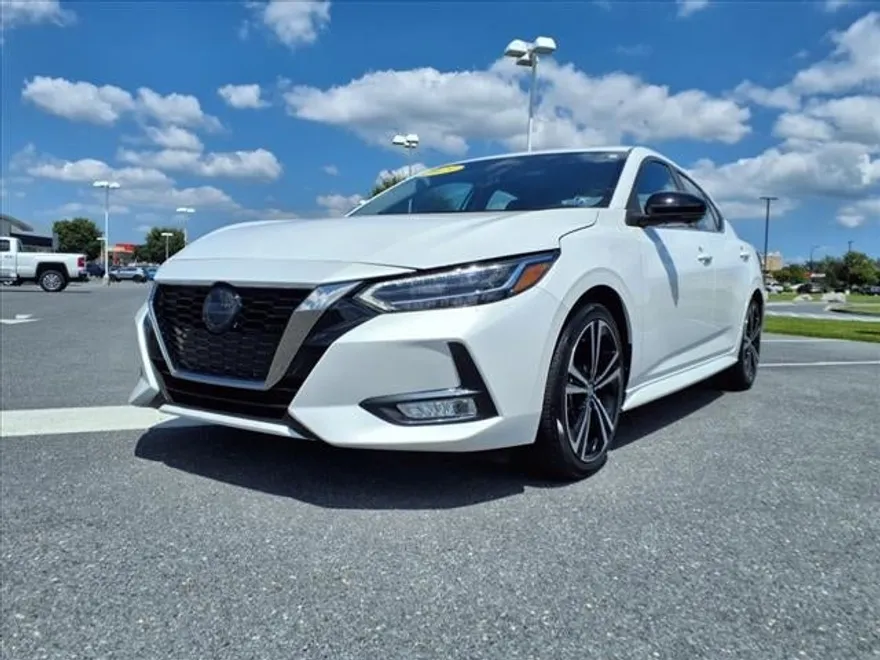 2023 Nissan Sentra SR photo 1