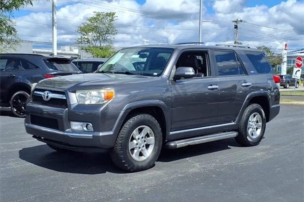 2013 Toyota 4Runner SR5 photo 1