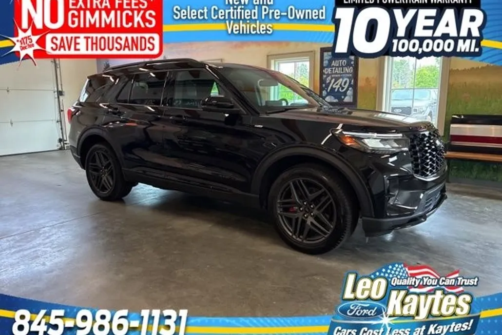 2025 Ford Explorer ST-Line photo 1