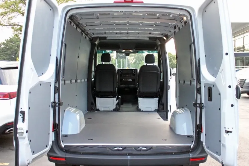 2025 Mercedes Benz Sprinter 2500 144 WB photo 1