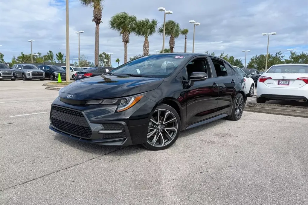2022 Toyota Corolla SE photo 1