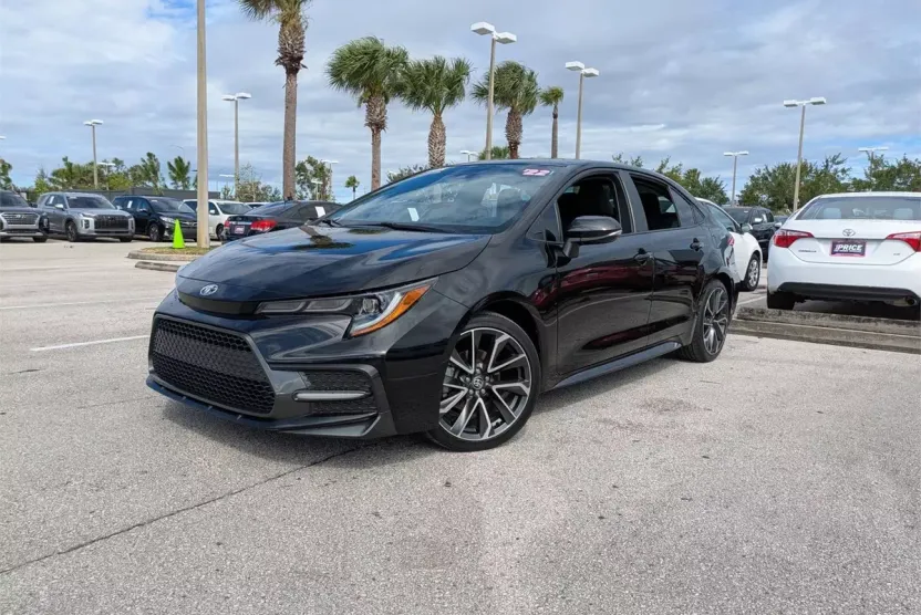 2022 Toyota Corolla SE photo 1
