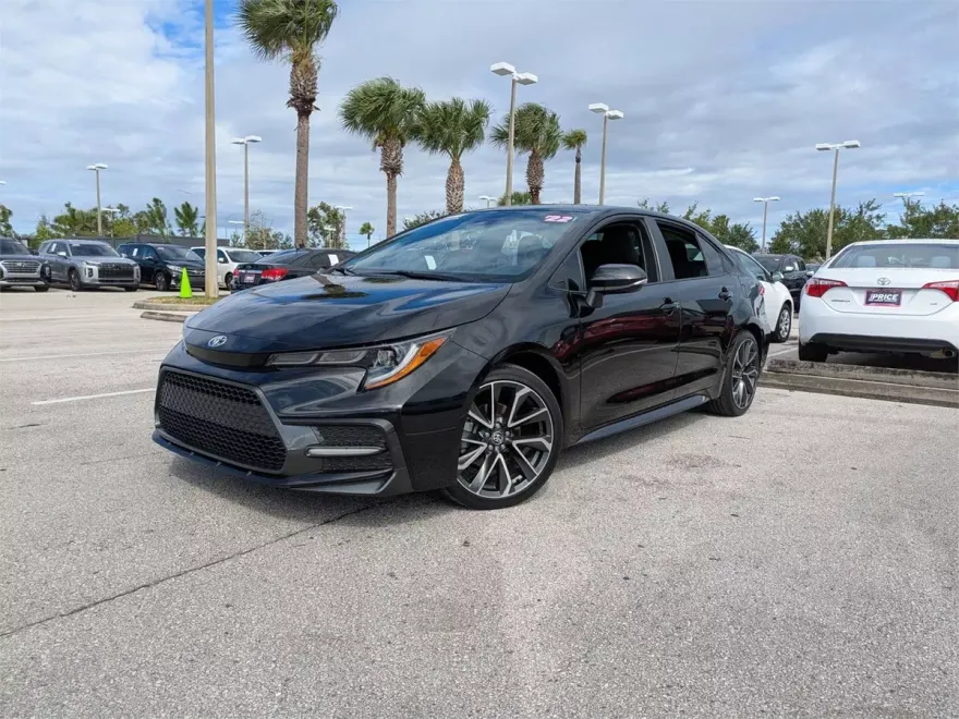 2022 Toyota Corolla SE photo 1