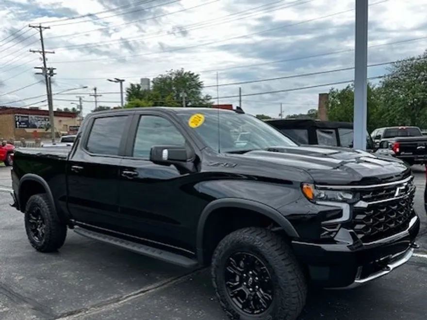2024 Chevrolet Silverado 1500 ZR2 photo 1