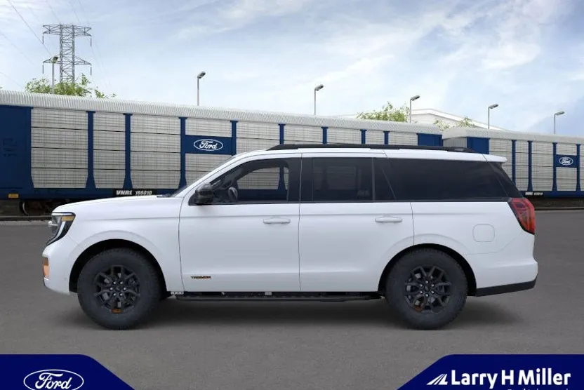 2025 Ford Expedition photo 1