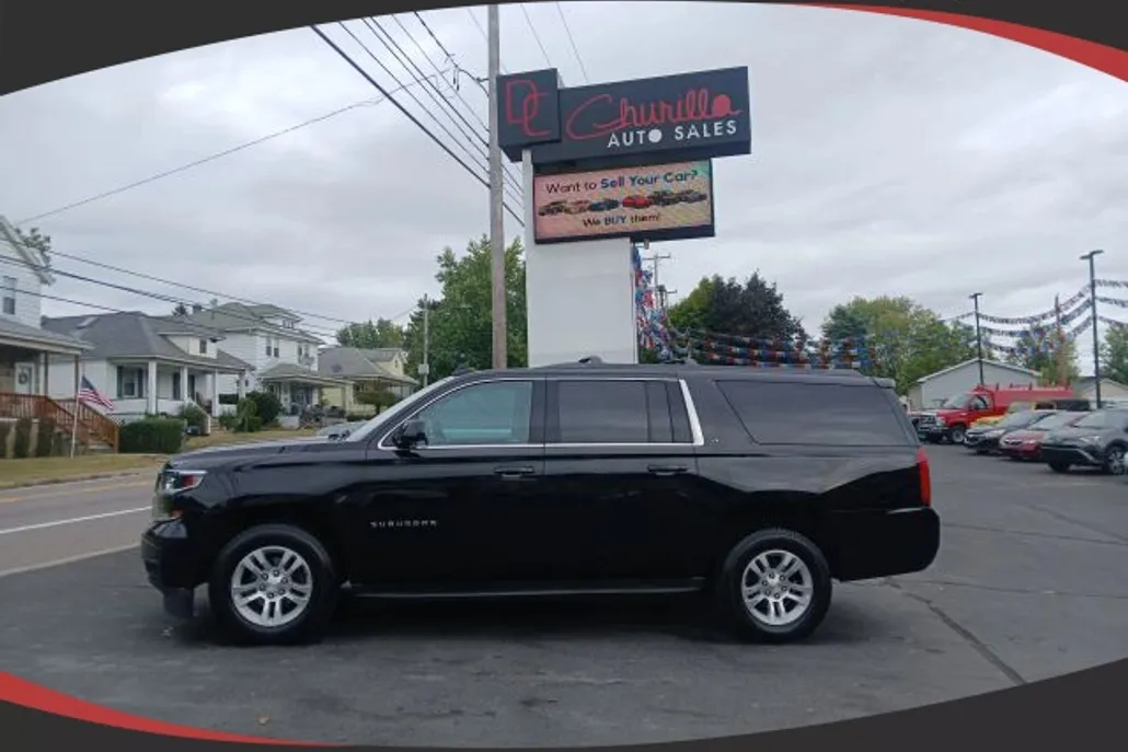2018 Chevrolet Suburban LT photo 1