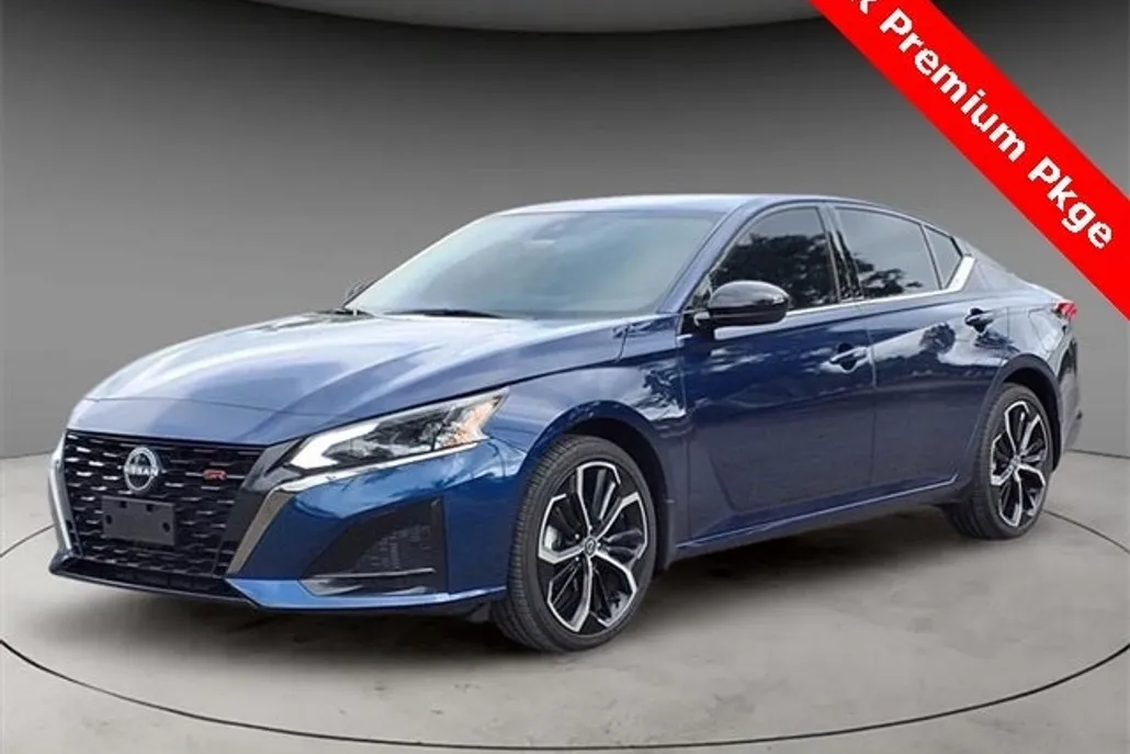 2024 Nissan Altima 2.5 SR photo 1