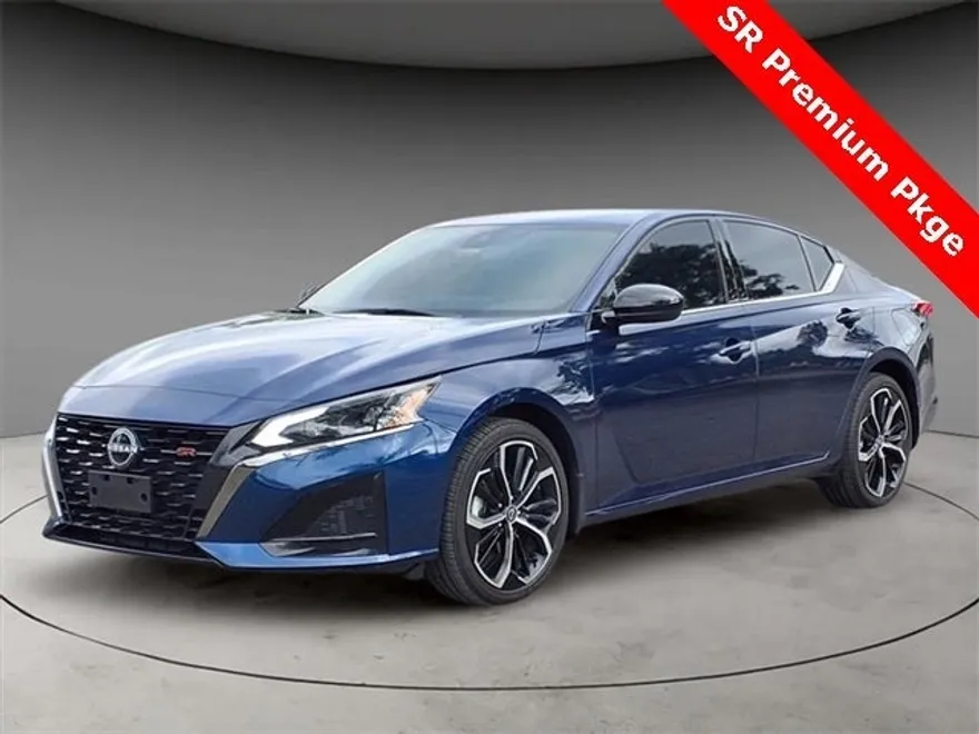 2024 Nissan Altima 2.5 SR photo 1