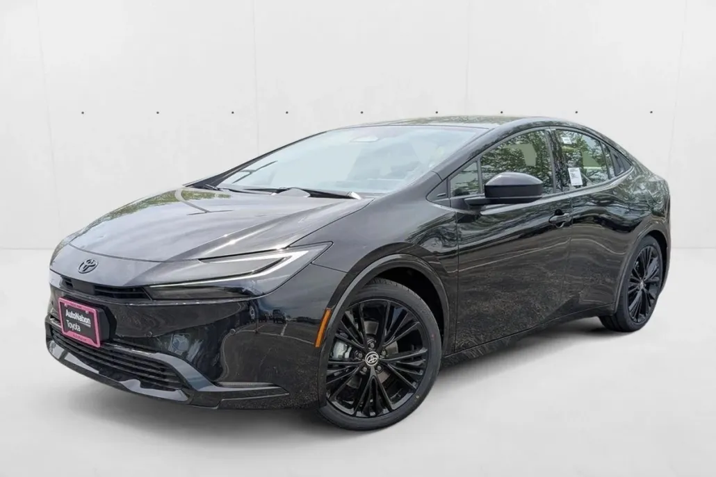 2025 Toyota Prius photo 1