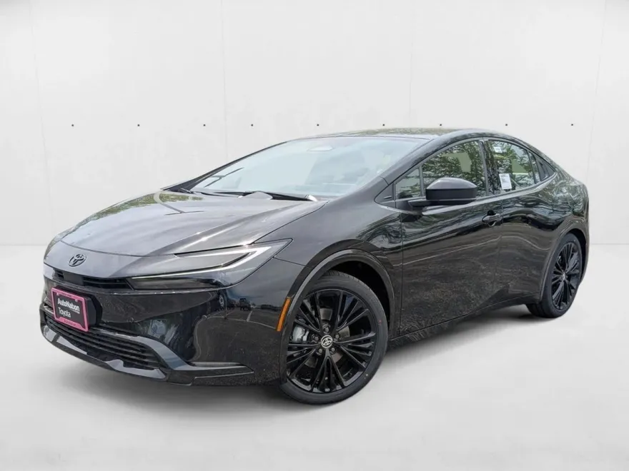 2025 Toyota Prius photo 1