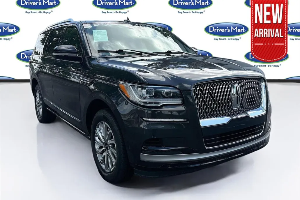 2023 Lincoln Navigator Standard photo 1