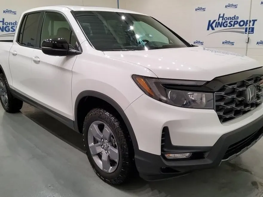 2025 Honda Ridgeline TrailSport photo 1