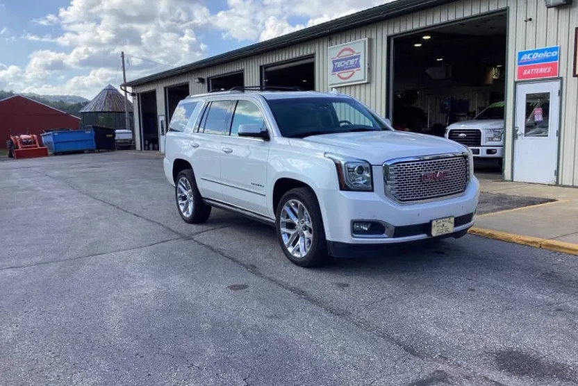 2016 Gmc Yukon Denali photo 1