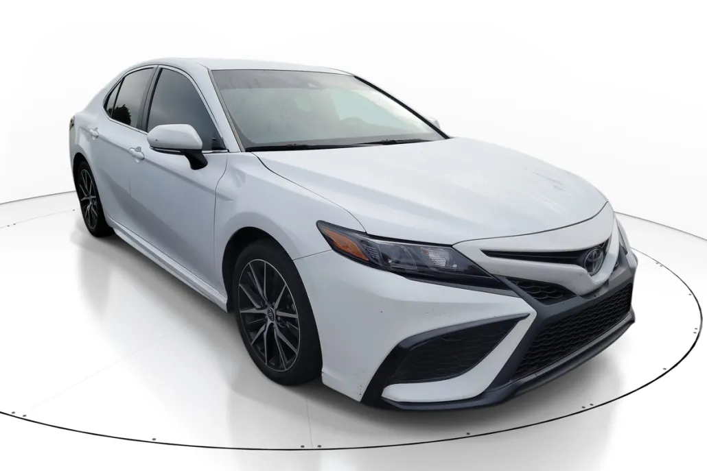 2023 Toyota Camry SE photo 1