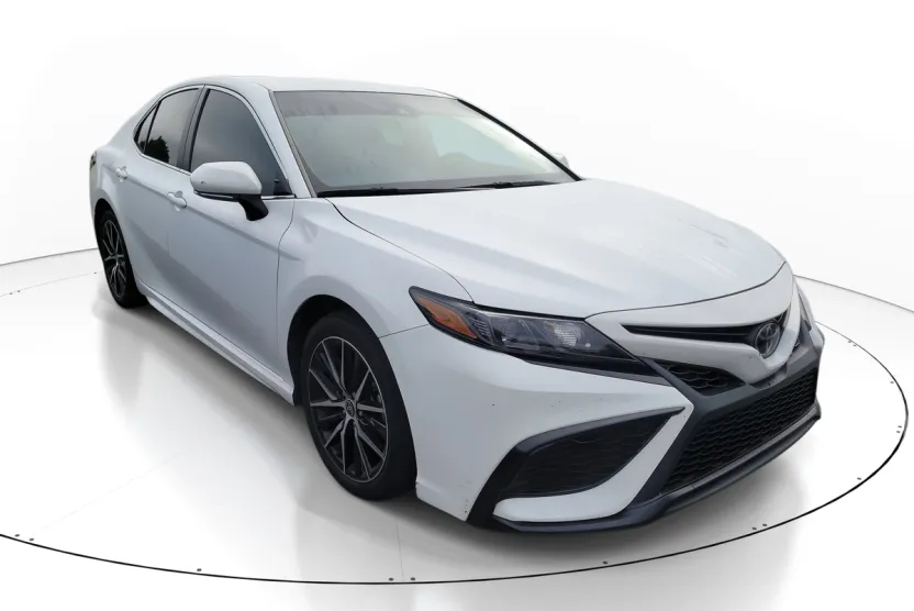 2023 Toyota Camry SE photo 1