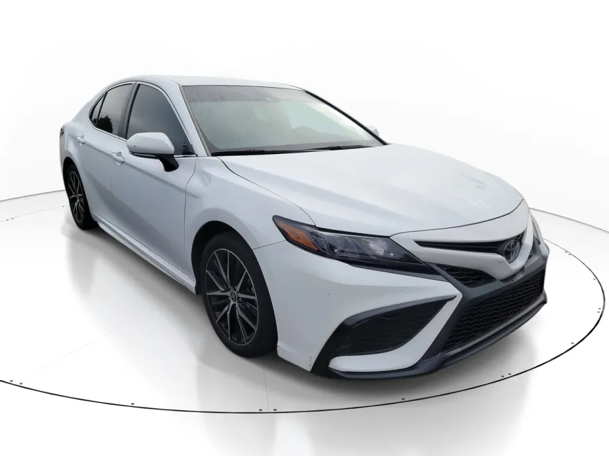 2023 Toyota Camry SE photo 1