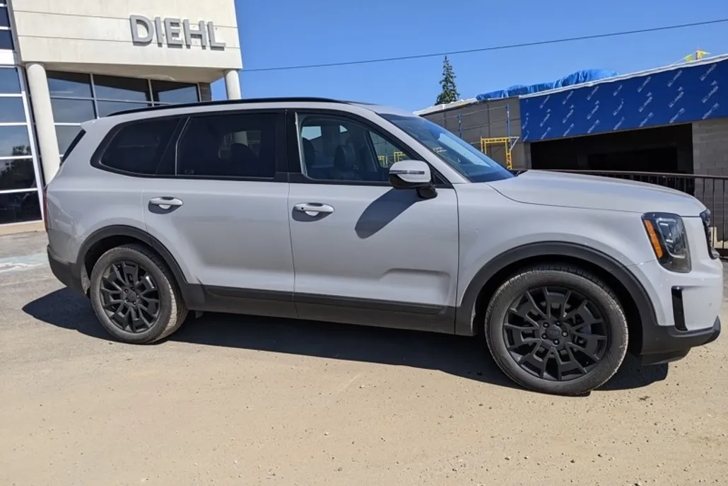 2021 Kia Telluride SX photo 1