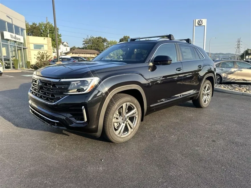 2024 Volkswagen Atlas Cross Sport SEL R-Line photo 1