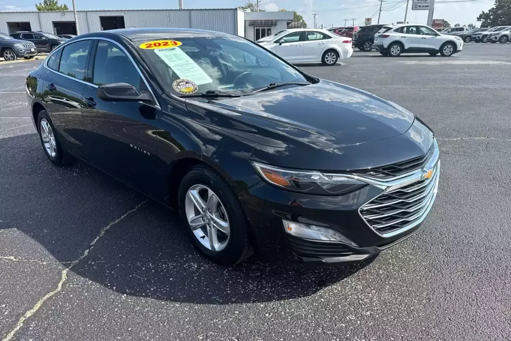 2023 Chevrolet Malibu 1LT photo 1