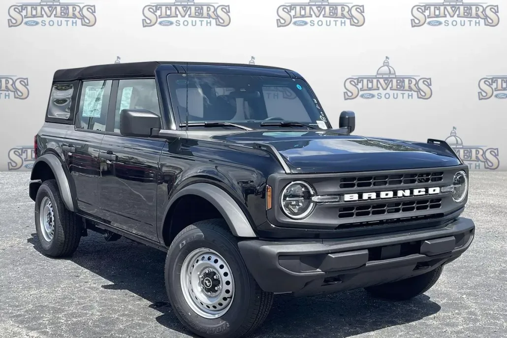 2025 Ford Bronco Base photo 1