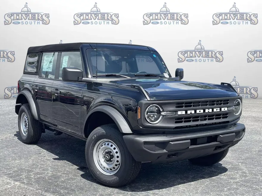 2025 Ford Bronco Base photo 1