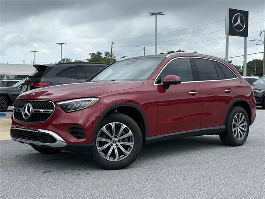 2025 Mercedes Benz GLC 300 4MATIC photo 1