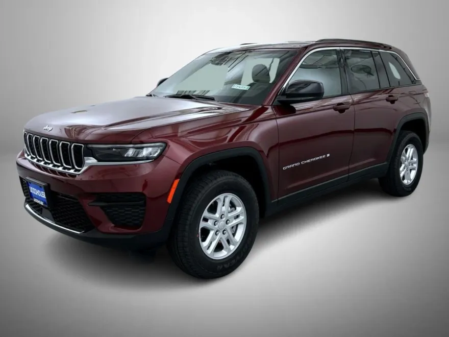2025 Jeep Grand Cherokee Laredo photo 1
