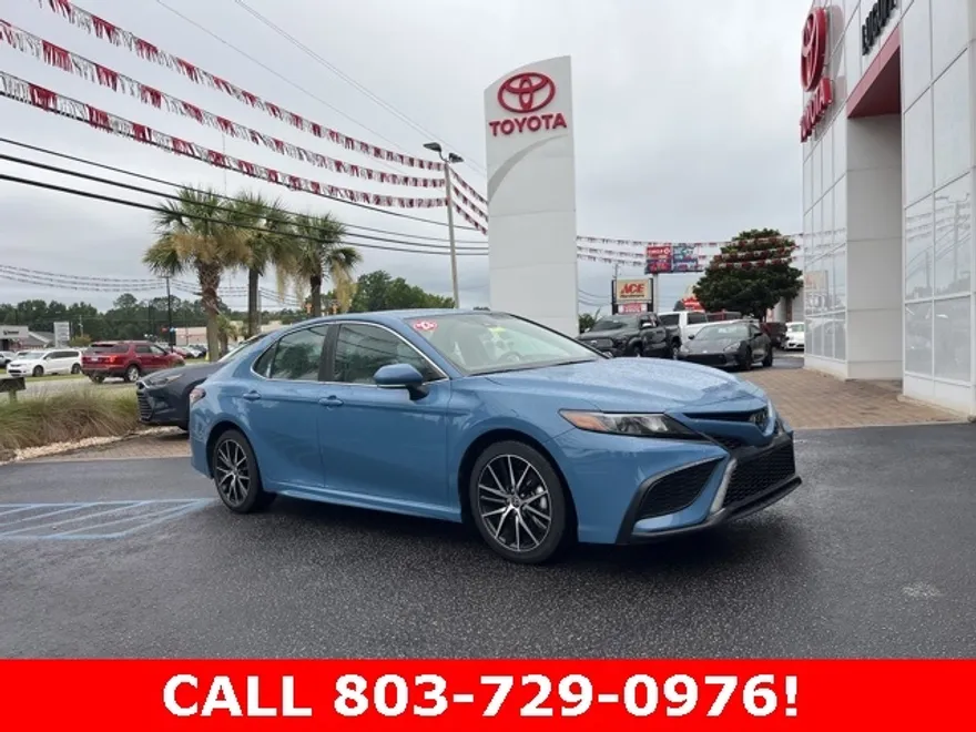 2023 Toyota Camry SE photo 1