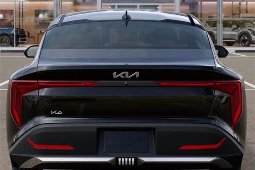 2025 Kia K4 LXS photo 1