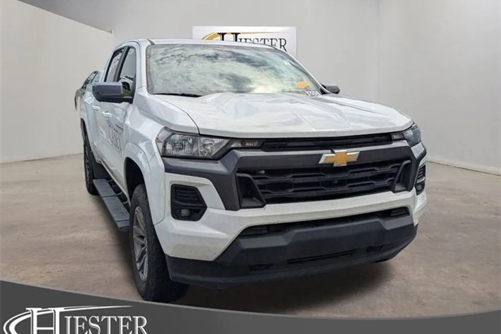 2023 Chevrolet Colorado LT photo 1