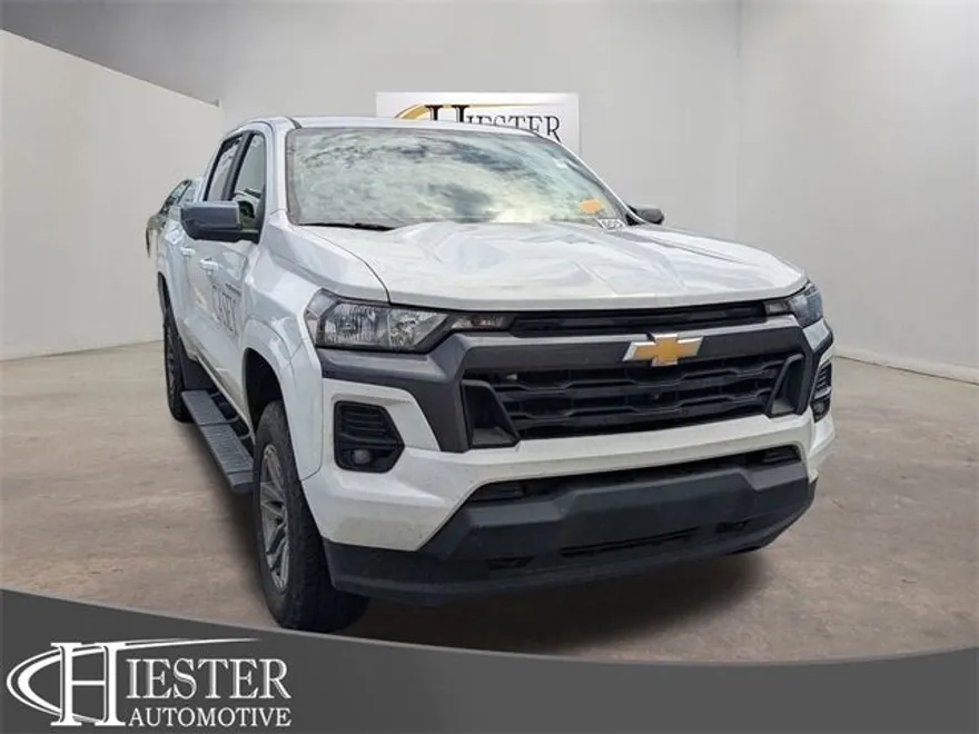 2023 Chevrolet Colorado LT photo 1