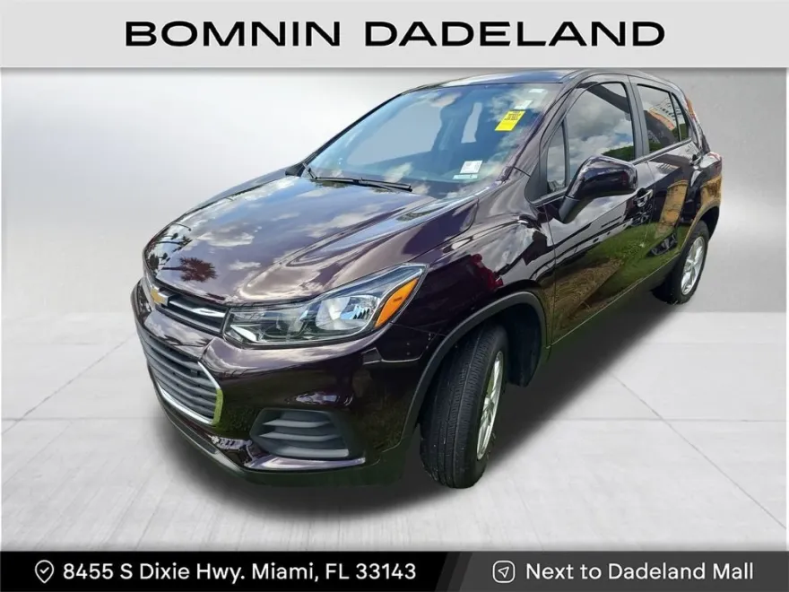 2022 Chevrolet Trax LS photo 1