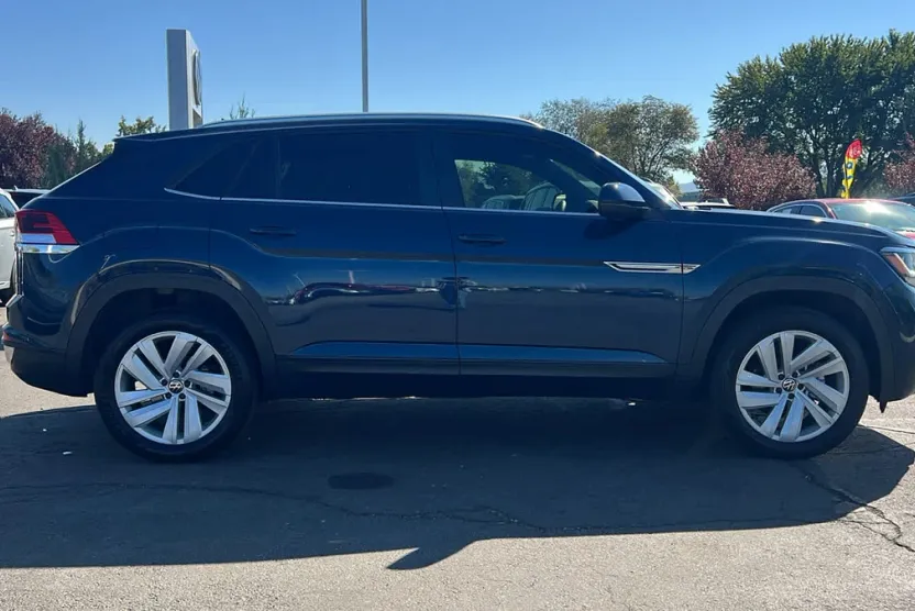 2023 Volkswagen Atlas Cross Sport V6 SE Technology photo 1