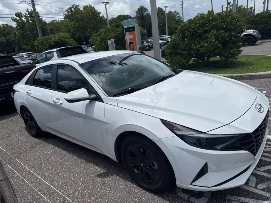 2023 Hyundai Elantra Hybrid Blue photo 1