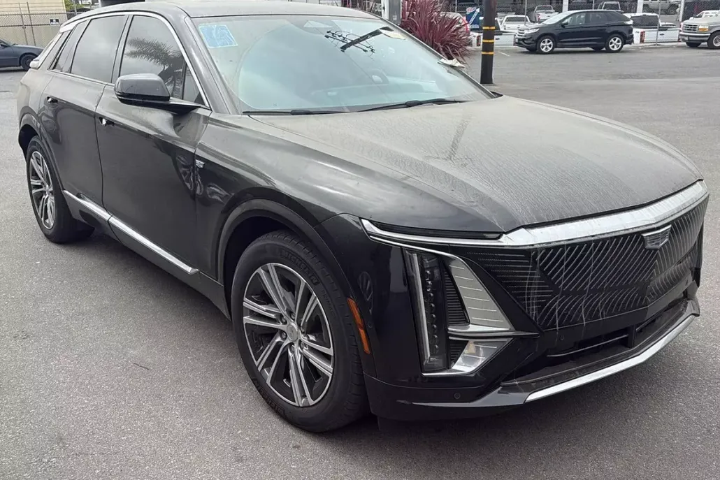 2024 Cadillac Lyriq Luxury photo 1