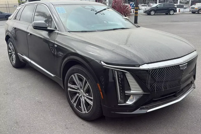 2024 Cadillac Lyriq Luxury photo 1