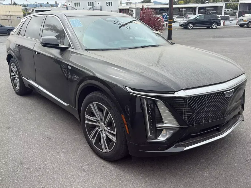 2024 Cadillac Lyriq Luxury photo 1
