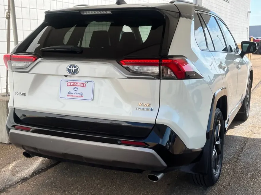 2021 Toyota RAV4 Hybrid XSE photo 1